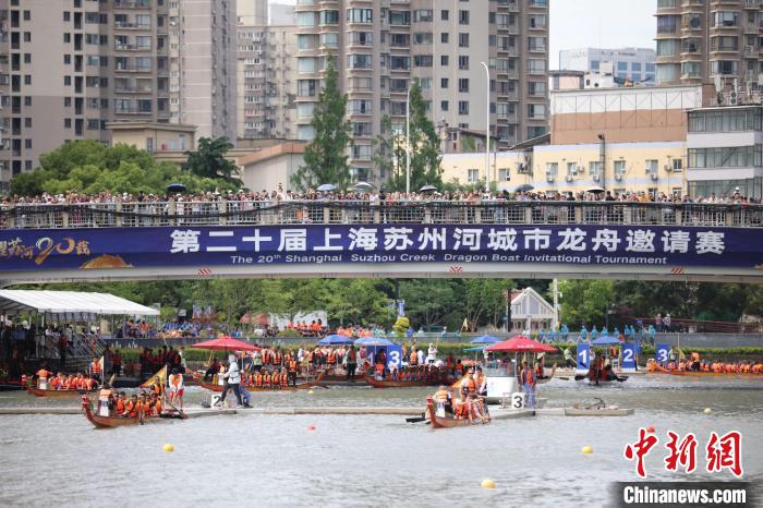 沪上外国人被龙舟圈粉：国际组参赛名额一位难