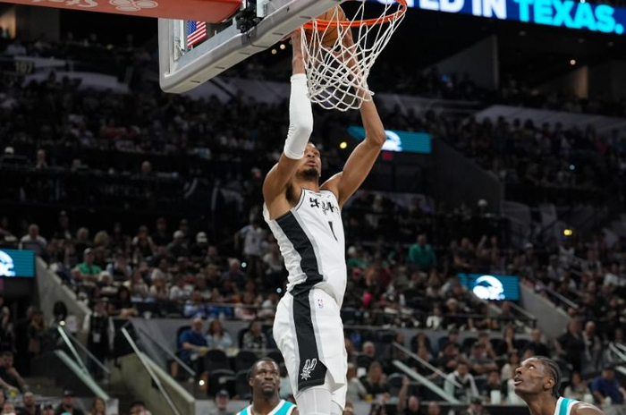 文班亚马率马刺掀翻强队战绩登顶MVP讨论榜首