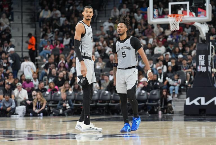 文班亚马率马刺掀翻强队战绩登顶MVP讨论榜首