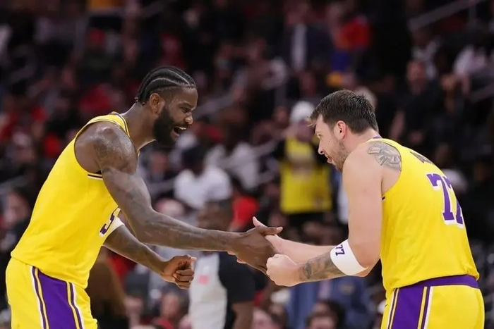 艾顿防守蜕变成湖人季后赛关键X因素