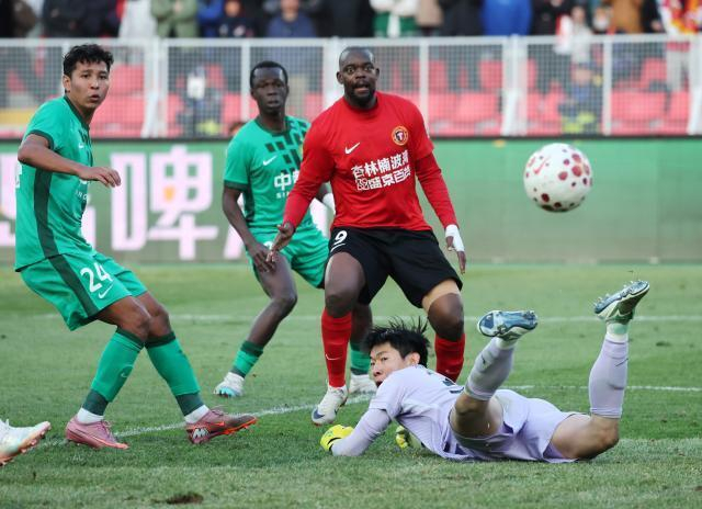 北京国安伤病潮持续冲击后防线 导致三连败陷困