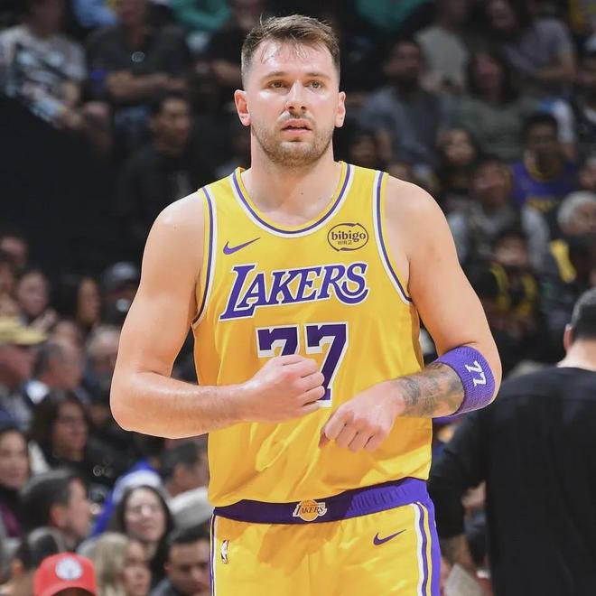 东契奇返美评估伤势 湖人或拖战至第六场