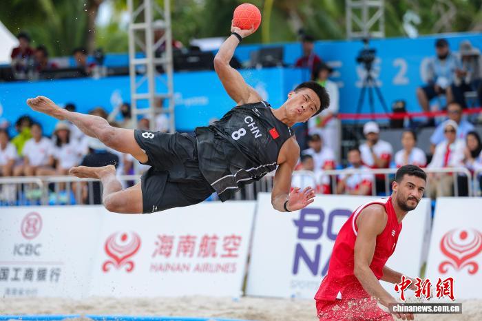 三亚亚沙会开幕在即 旗手沈萍颜鹏谈沙滩运动独